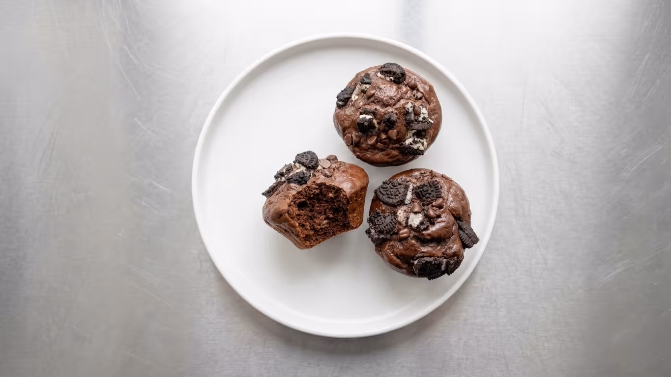 Čokoládové brownies muffiny se sušenkami