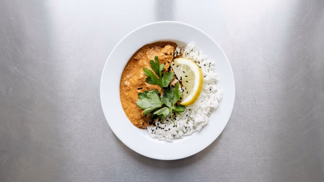 Butter chicken s jasmínovou rýží