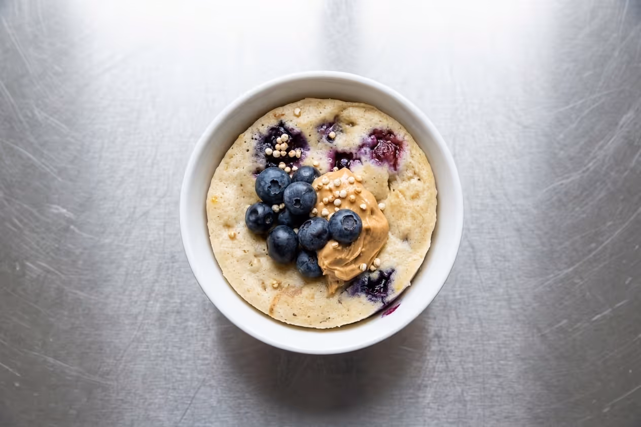 Proteinový mug cake á la banánový chlebíček