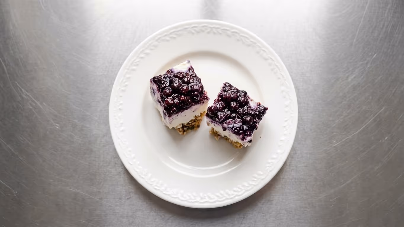 Nepečený tvarohový cheesecake s borůvkami