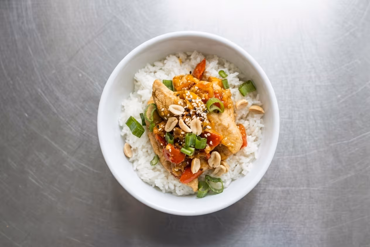 Kuřecí kung pao s rýží