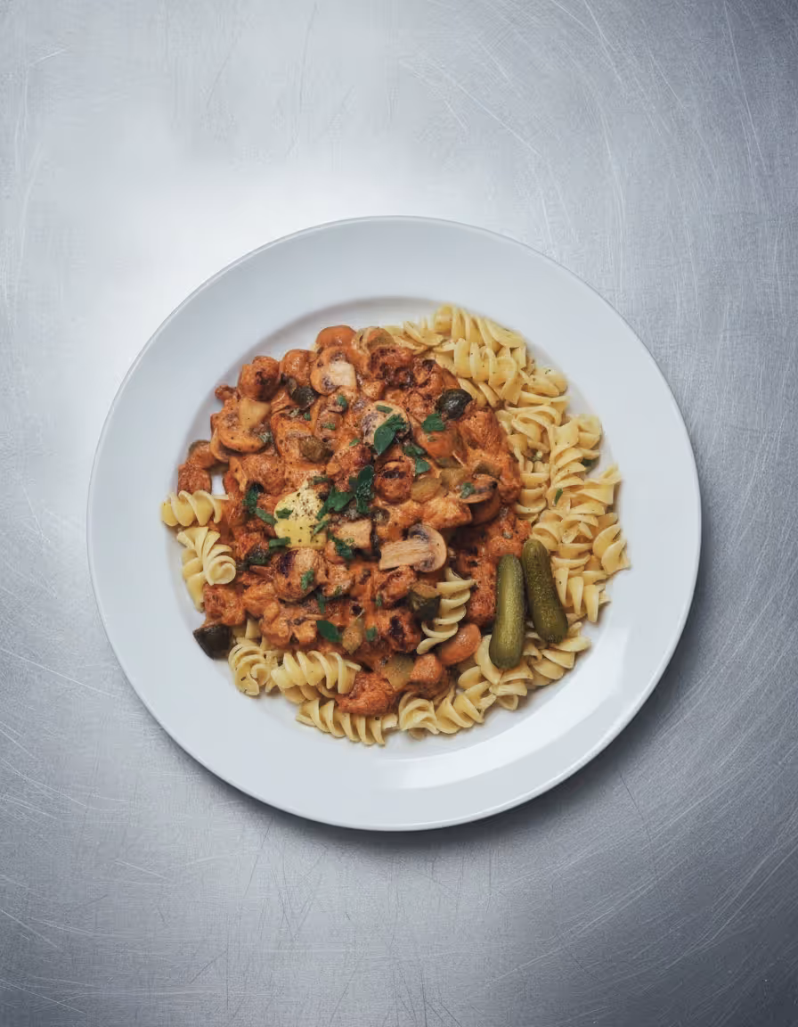 Veganský stroganov s těstovinami