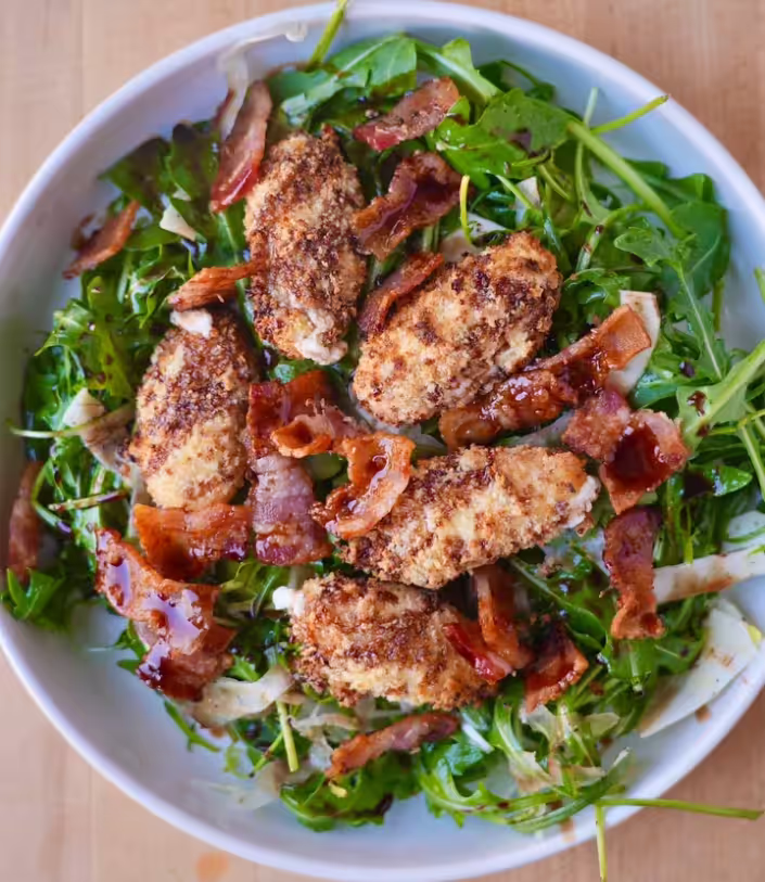 Salát s křupavým kozím sýrem